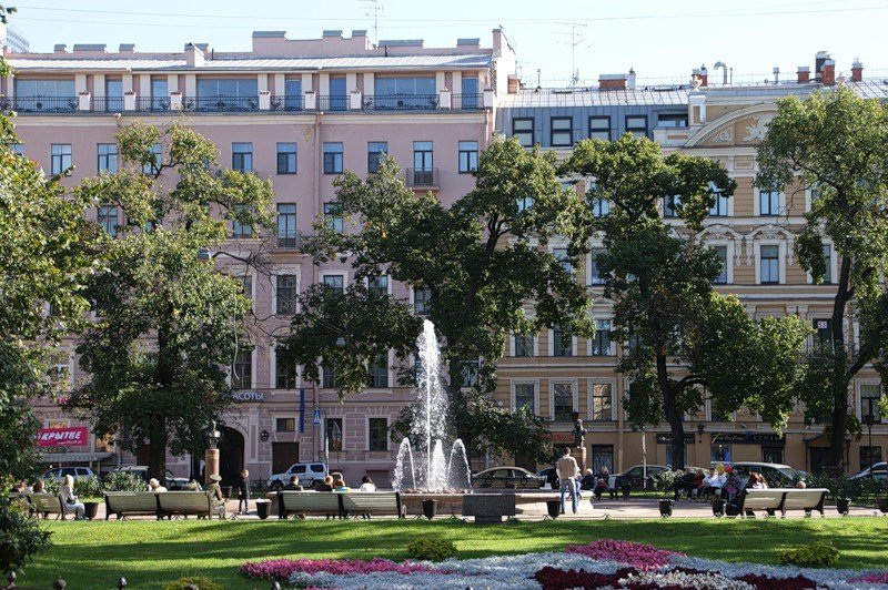 Manezhnaya-ploshhad-Sankt-Peterburg