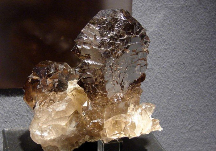 Кварц (скрученный кристалл)