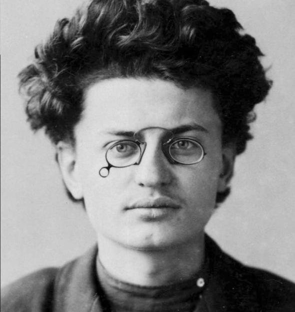 Lev-Trotskij-v-molodosti